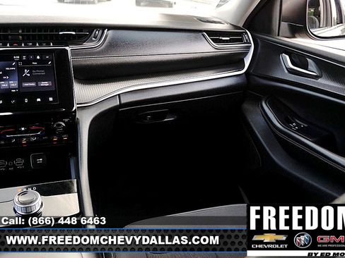 Used 2023 Jeep Grand Cherokee L Laredo image 30