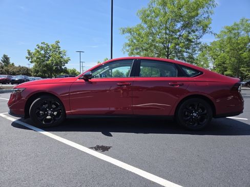Certified 2025 Honda Accord SE image 17