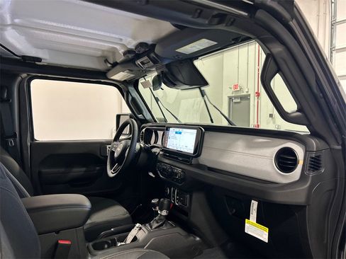 New 2025 Jeep Wrangler Sport S image 32
