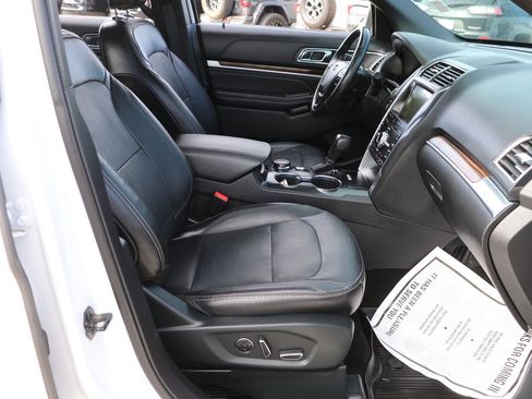 Used 2018 Ford Explorer Limited w/ Equipment Group 301A AWD/4WD image 36