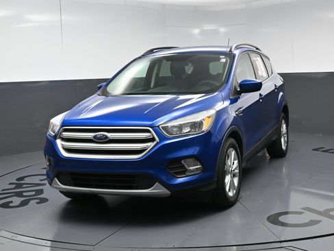Used 2018 Ford Escape SE w/ SE Sync 3 Package FWD image 11