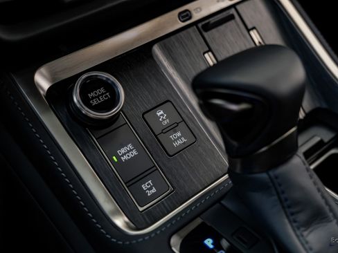 Used 2025 Lexus GX 550 w/ Accessory Package (Z1) image 55