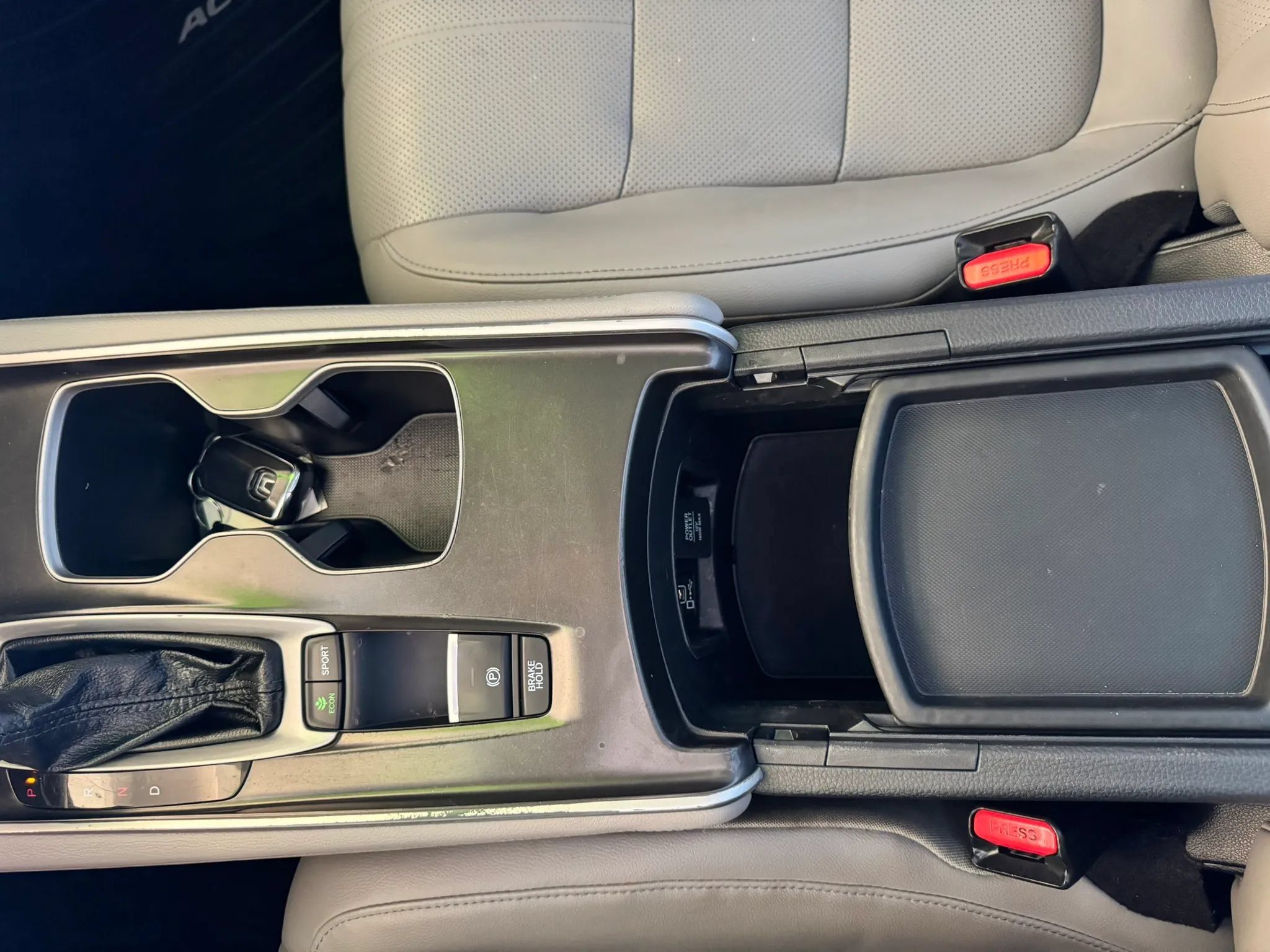 Used 2018 Honda Accord Touring image 14