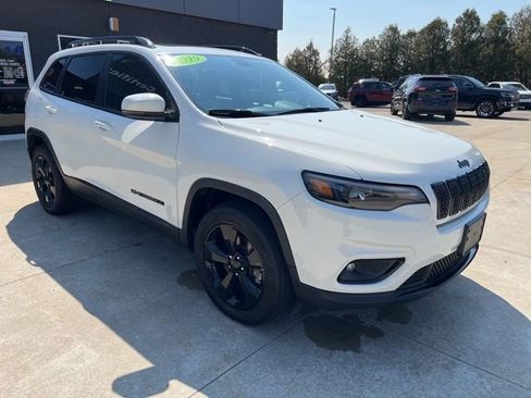 Certified 2019 Jeep Cherokee Latitude Plus AWD/4WD image 1