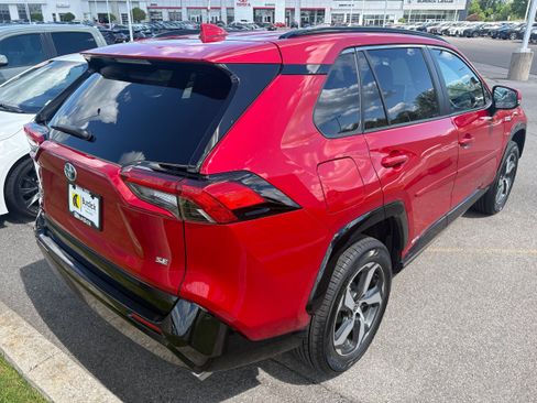 Used 2023 Toyota RAV4 SE w/ Weather & Moonroof Package AWD/4WD image 5