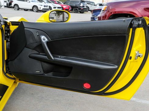 Used 2006 Chevrolet Corvette Z06 w/ Preferred Equipment Group image 40