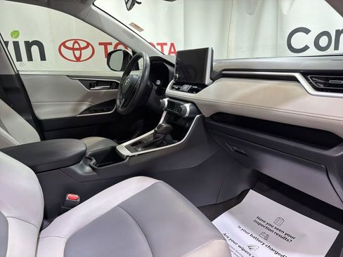 Used 2023 Toyota RAV4 XLE Premium AWD/4WD image 9