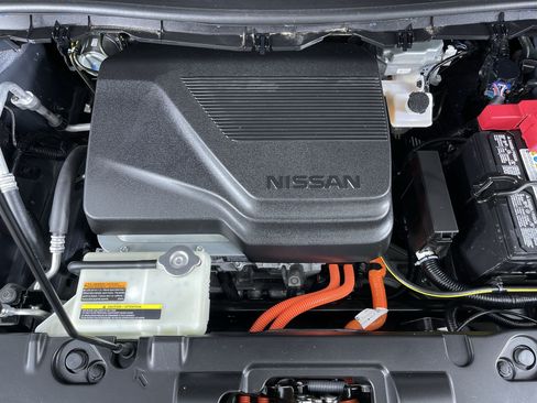 Certified 2025 Nissan Leaf S FWD image 25