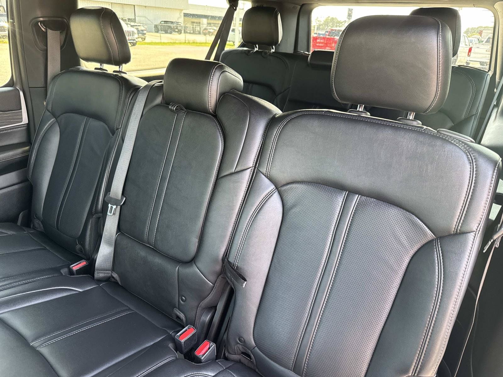 Used 2023 Jeep Wagoneer L Series II AWD/4WD image 16
