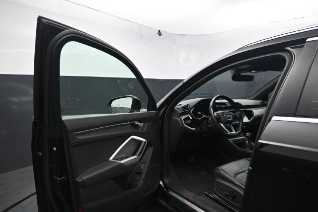 Used 2024 Audi Q3 2.0T Premium AWD/4WD image 11