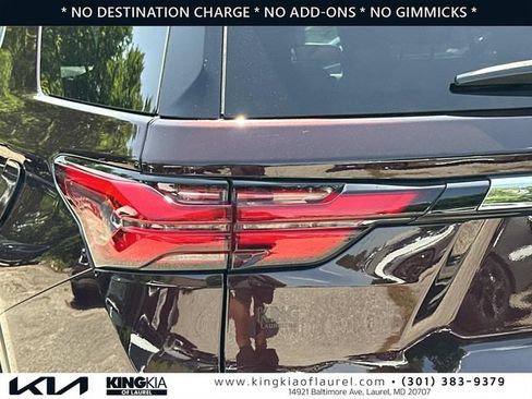 Used 2023 Chevrolet Traverse LT AWD/4WD image 29