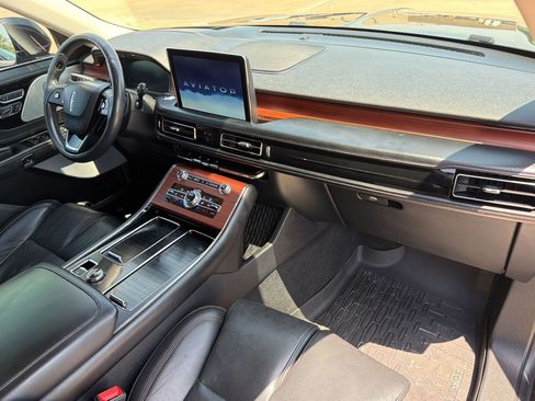 Used 2022 Lincoln Aviator Reserve w/ Equipment Group 201A RWD image 27