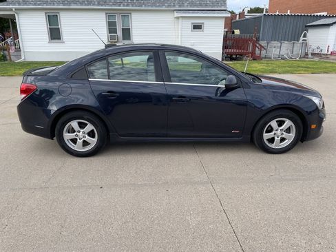 Used 2015 Chevrolet Cruze LT w/ Sun And Sound Package FWD image 6