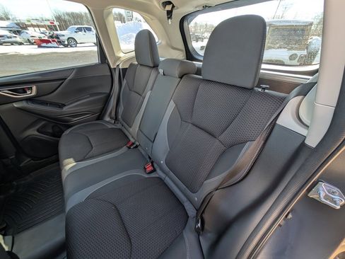 Used 2023 Subaru Forester Premium image 18