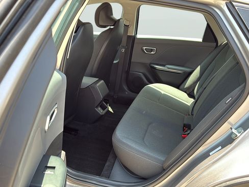 Used 2025 Kia K4 FWD image 16