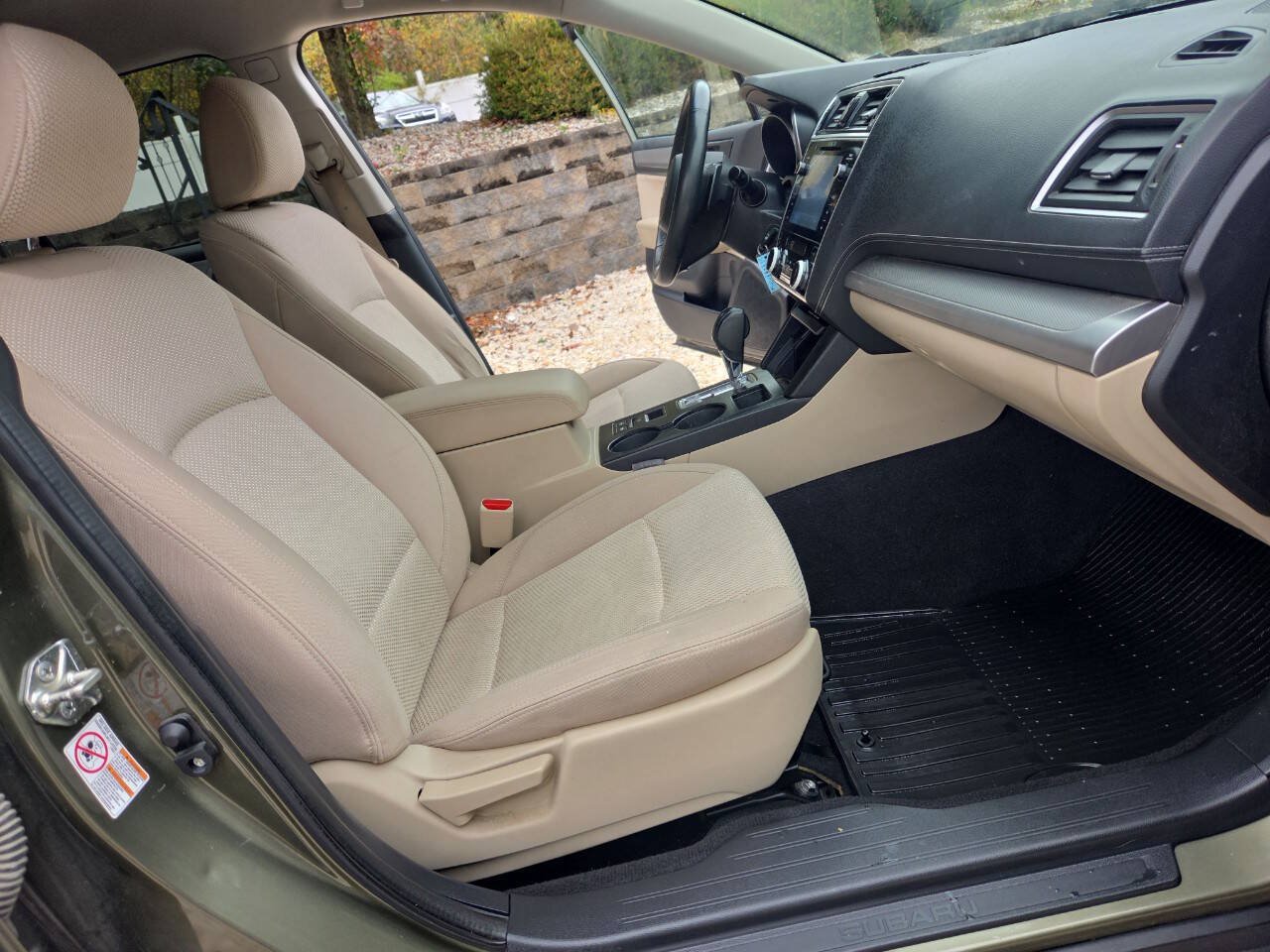 Used 2018 Subaru Outback 2.5i Premium AWD/4WD image 21