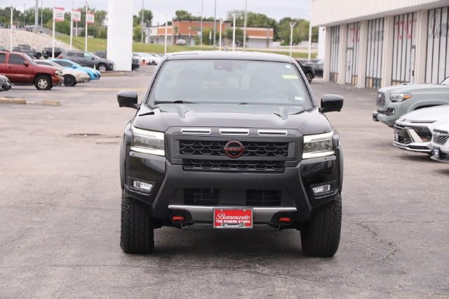 Certified 2025 Nissan Frontier PRO-4X w/ Pro Convenience Package AWD/4WD image 4