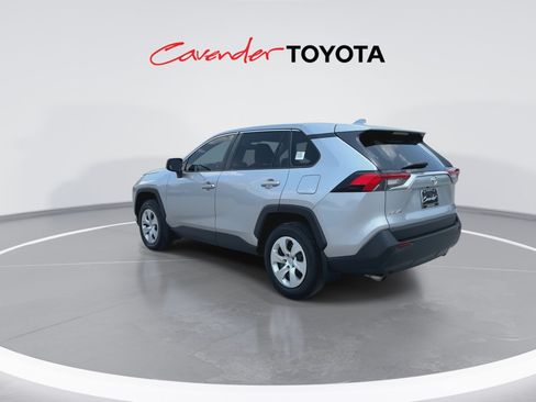 Used 2022 Toyota RAV4 LE FWD image 6