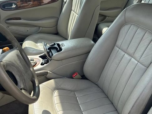 Used 1998 Jaguar XJ8 RWD image 11