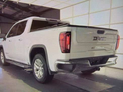 Used 2019 GMC Sierra 1500 SLT AWD/4WD image 3