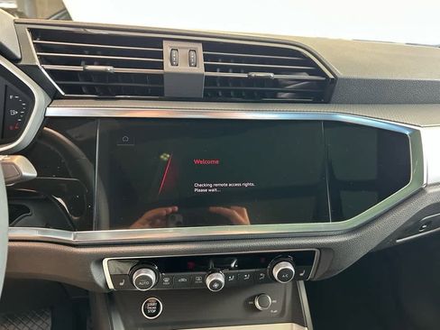 Used 2025 Audi Q3 2.0T Premium w/ Convenience Package image 12