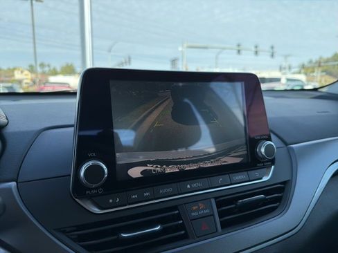 Used 2024 Nissan Altima 2.5 SR image 16