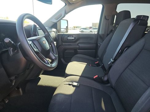 Used 2022 Chevrolet Silverado 2500 Custom w/ Custom Value Package image 11