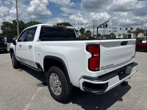 Used 2025 Chevrolet Silverado 3500 High Country w/ Technology Package AWD/4WD image 7