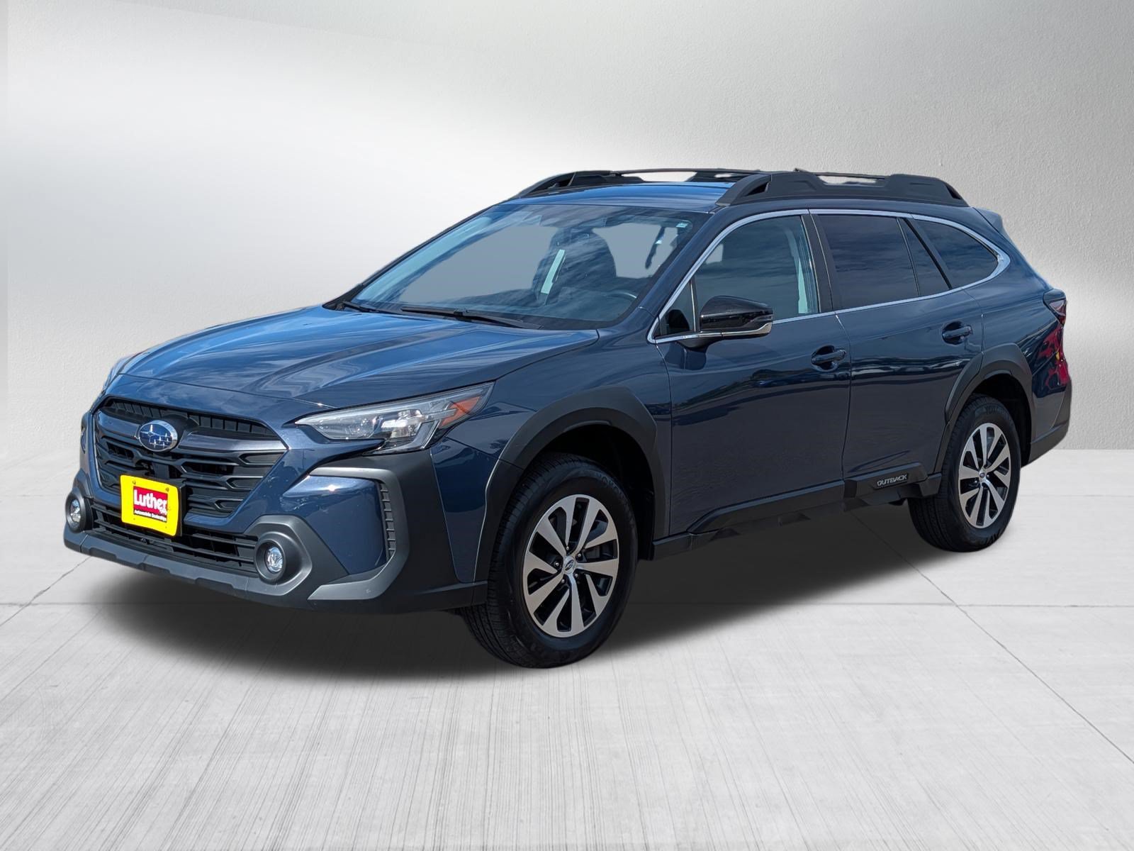 Used 2024 Subaru Outback Premium AWD/4WD image 3
