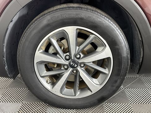Used 2019 Kia Sorento EX FWD image 36