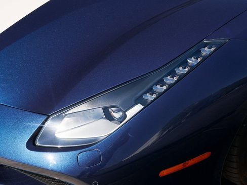 Used 2018 Ferrari 488 GTB image 7