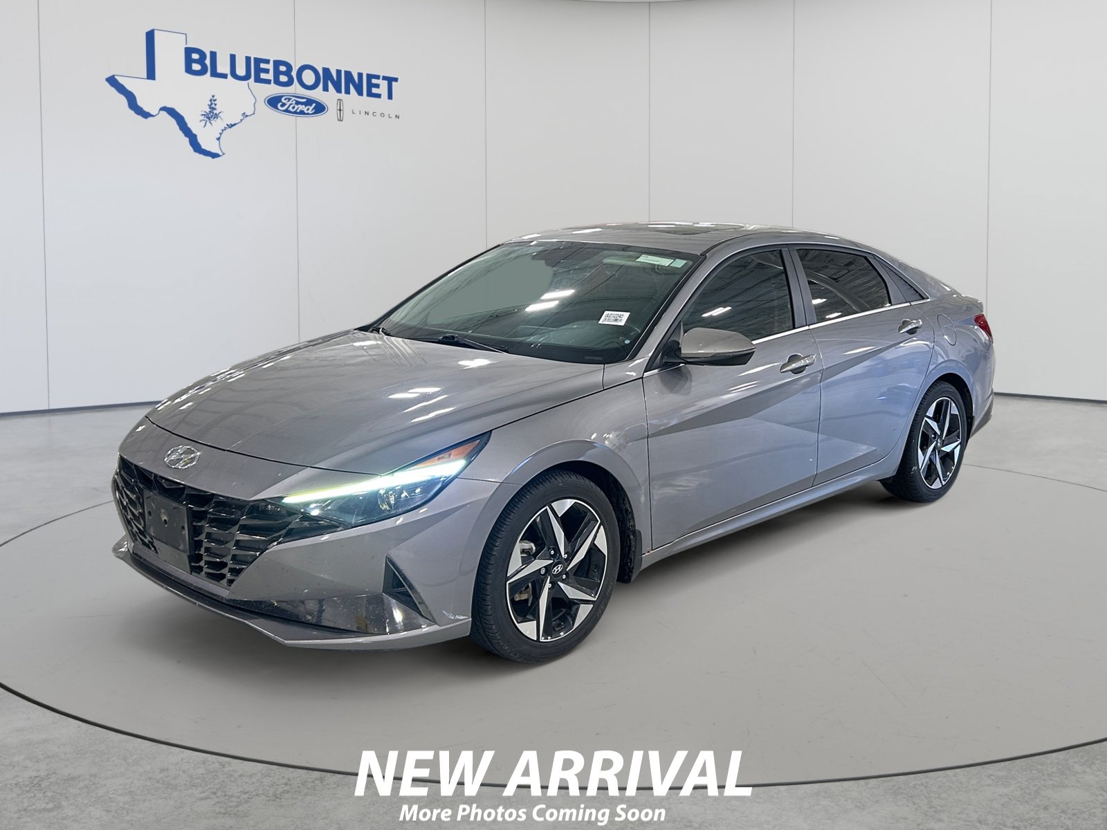 Used 2022 Hyundai Elantra SEL w/ Convenience + Premium Package FWD image 1