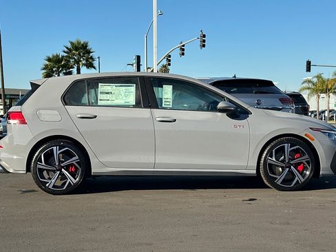 New 2026 Volkswagen GTI SE image 4