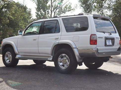 Used 2000 Toyota 4Runner SR5 image 7