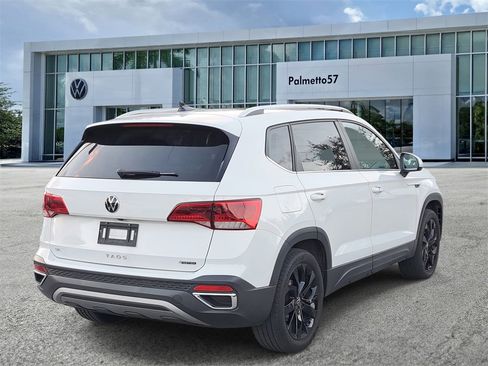 Certified 2022 Volkswagen Taos SE image 4