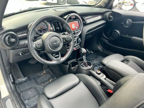 Used 2019 MINI Cooper S w/ Signature Upholstery Package image 20