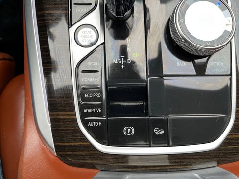 Used 2019 BMW X5 xDrive50i w/ M Sport Package image 37