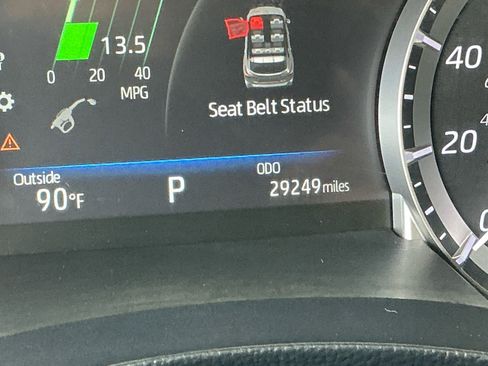 Used 2023 Toyota Highlander XLE FWD image 11