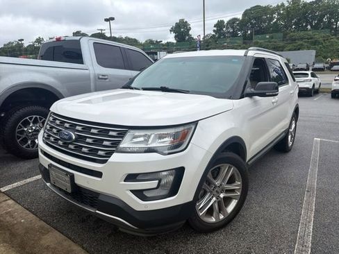 Used 2016 Ford Explorer XLT w/ Equipment Group 202A FWD image 1