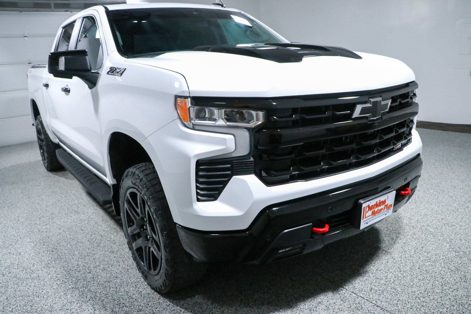 Used 2024 Chevrolet Silverado 1500 LT Trail Boss w/ LT Trail Boss Premium Package AWD/4WD image 5