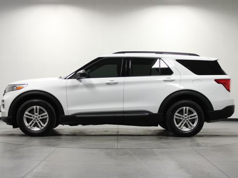 Used 2020 Ford Explorer XLT w/ Equipment Group 202A AWD/4WD image 7