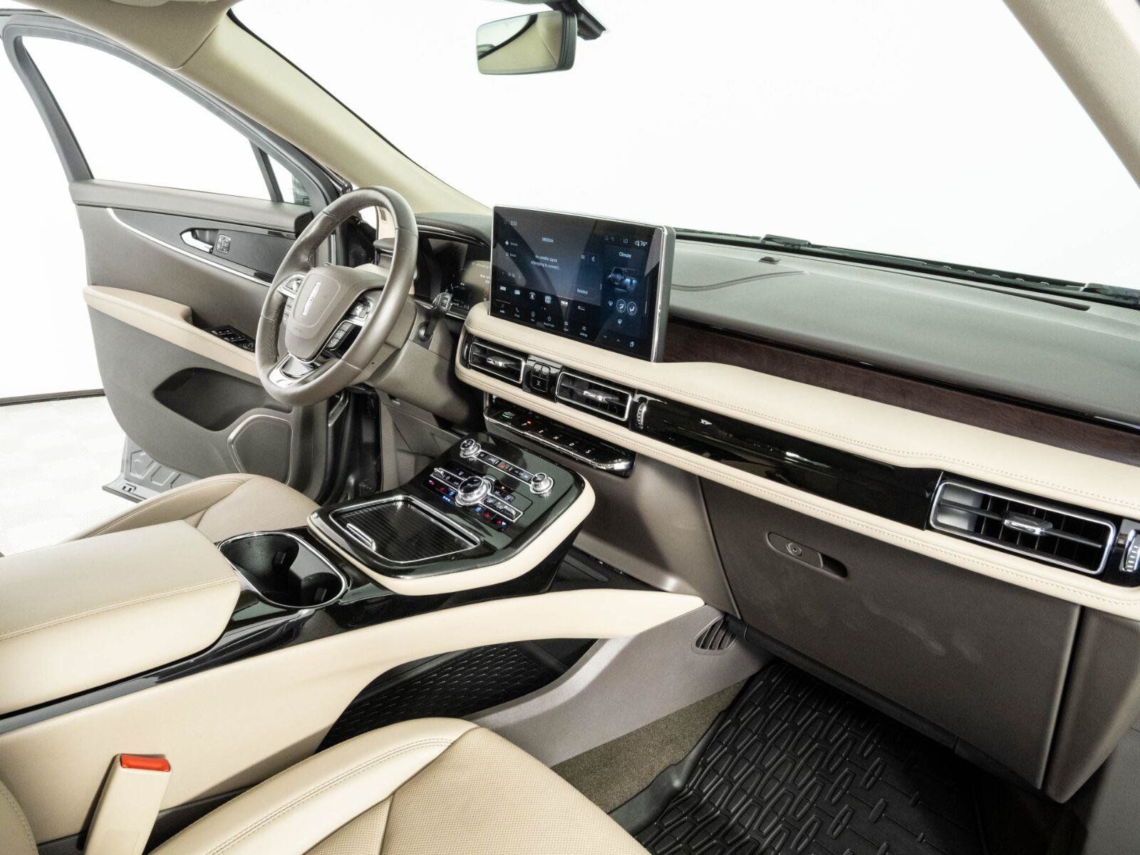 Used 2022 Lincoln Nautilus Reserve AWD/4WD image 24