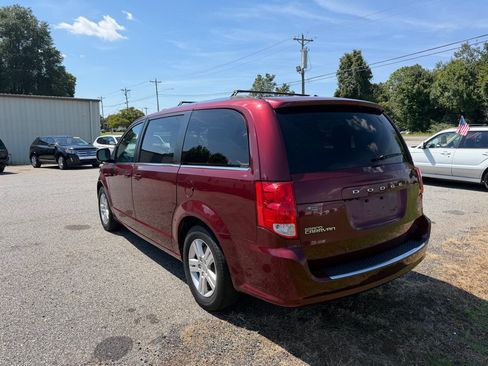 Used 2019 Dodge Grand Caravan SXT FWD image 8