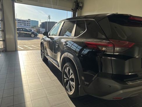 Used 2023 Nissan Rogue SV FWD image 6