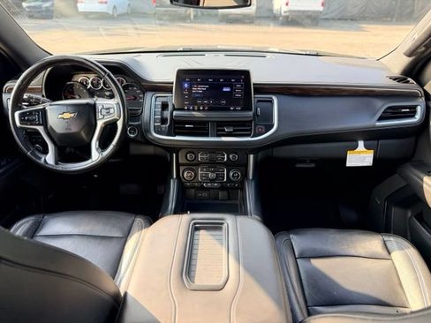 Used 2021 Chevrolet Suburban LT w/ LT Signature Package AWD/4WD image 23