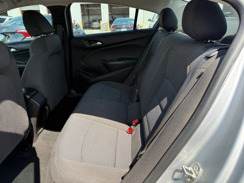 Used 2018 Chevrolet Cruze LS FWD image 21