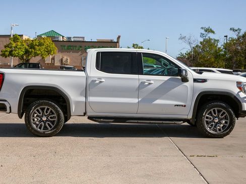 Used 2020 GMC Sierra 1500 AT4 w/ AT4 Premium Package AWD/4WD image 4