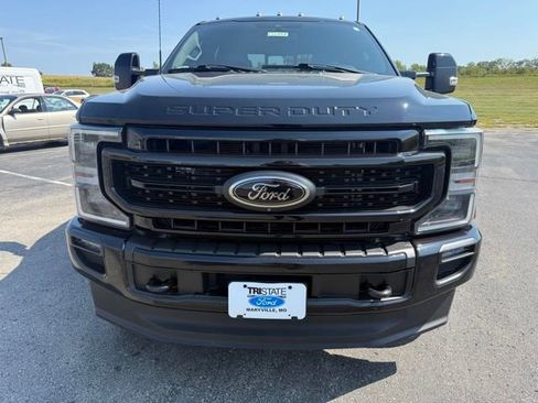 Used 2022 Ford F250 Lariat w/ Black Appearance Package image 2