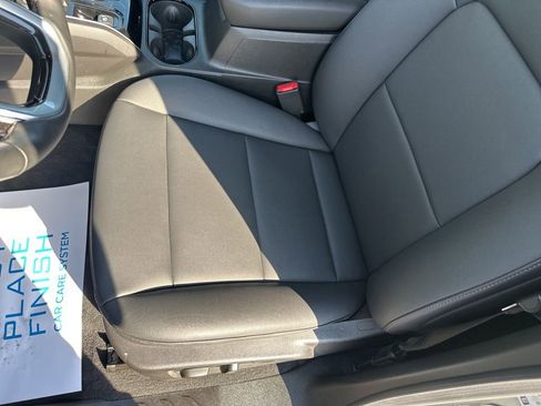 Used 2024 Chevrolet Colorado LT w/ LT Convenience Package III image 25