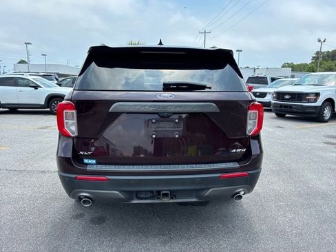 Used 2022 Ford Explorer XLT w/ Equipment Group 202A AWD/4WD image 4